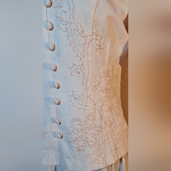 Vintage KARIN STEVENS Dress in a Delicate Pink With Embroidery and Bead Accents - Picture 7 of 8